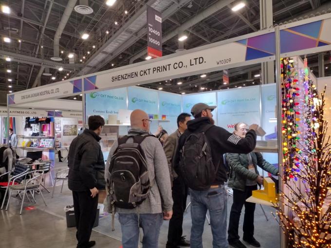 عرض المنتج في المعرض التجاري