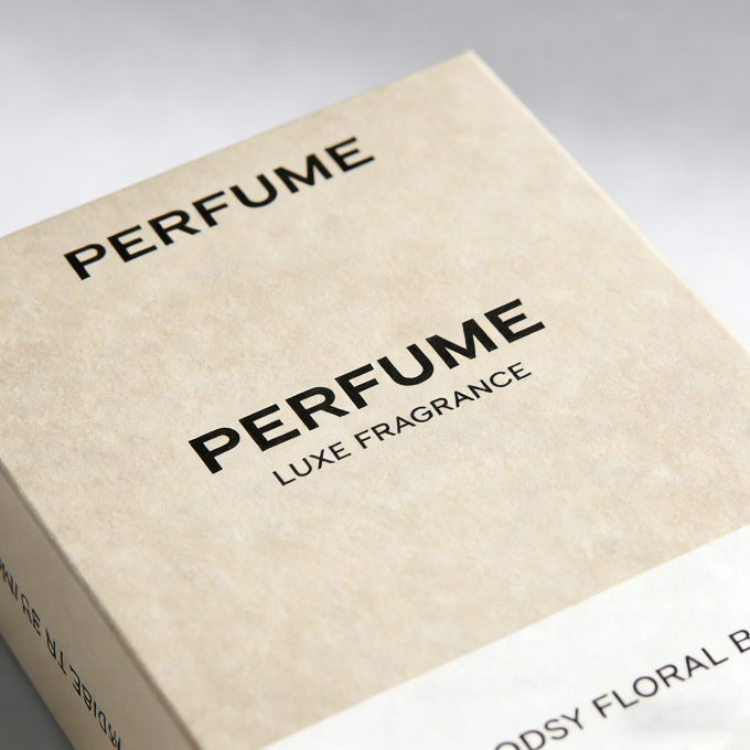 عرض جودة الطباعة بأربعة ألوان على عبوات العطور