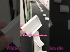 علبة هدايا بيضاء مخصصة وسائل الاعلام الاجتماعية