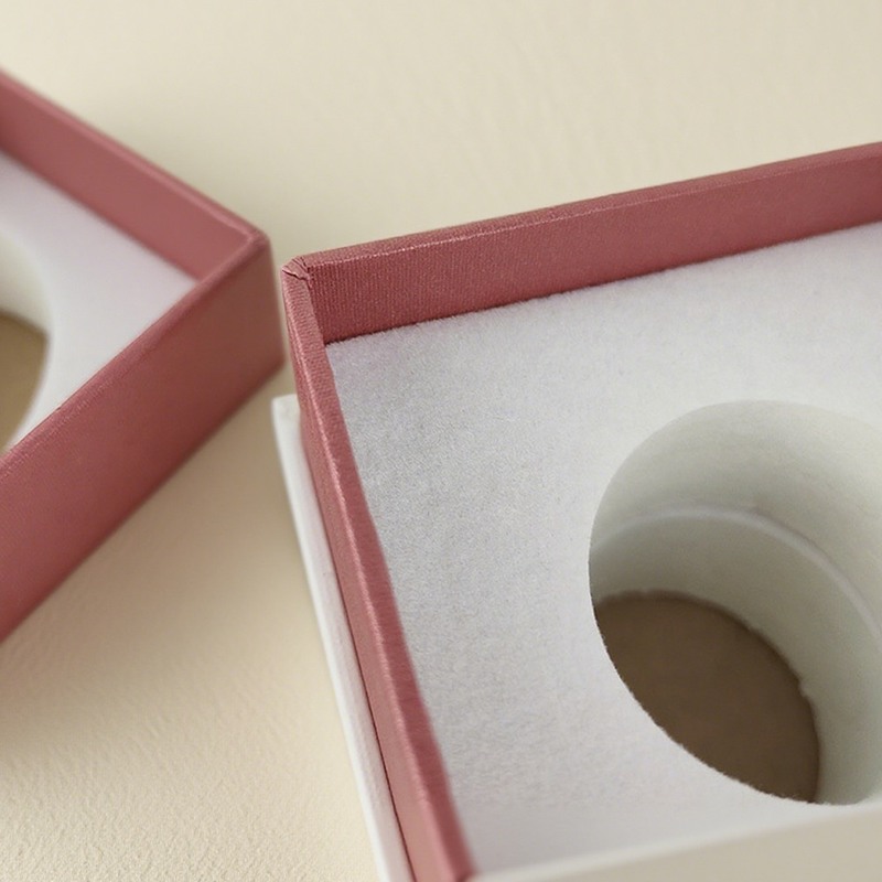 علبة عطور قابلة للتحلل البيولوجي المطبوعة خصيصاً مع مغلق مغناطيسي 8 * 4 * 15 سم للتعبئة الفاخرة