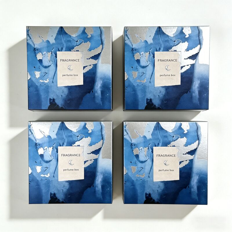 صندوق هدايا العطور المخصص مع طابع ورق فضي و 350 غرام من الورق المقوى المعتمد من قبل FSC لتغليف العطور الفاخرة